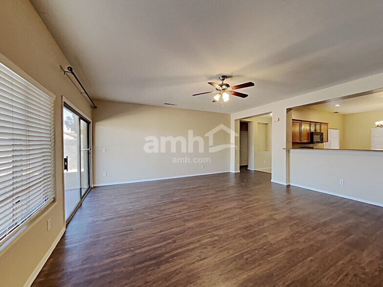 Building Photo - 5526 W Pecan Rd