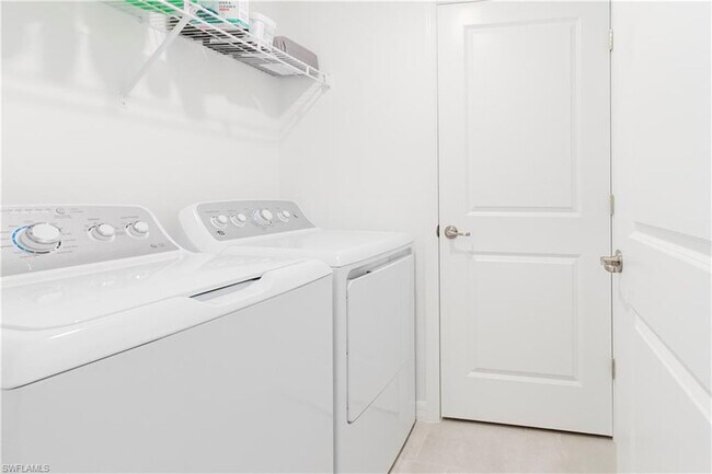 Building Photo - 5740 Oakmont Ct