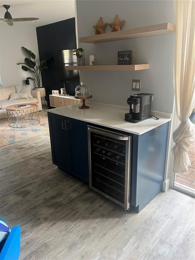 Building Photo - 1140 Cliffrose St