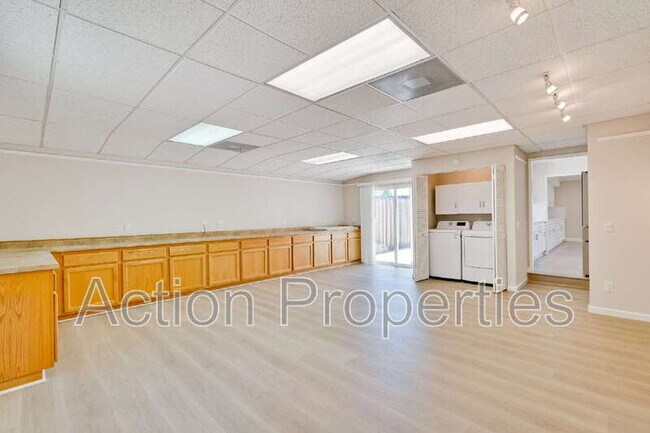 Building Photo - 3806 Century Dr