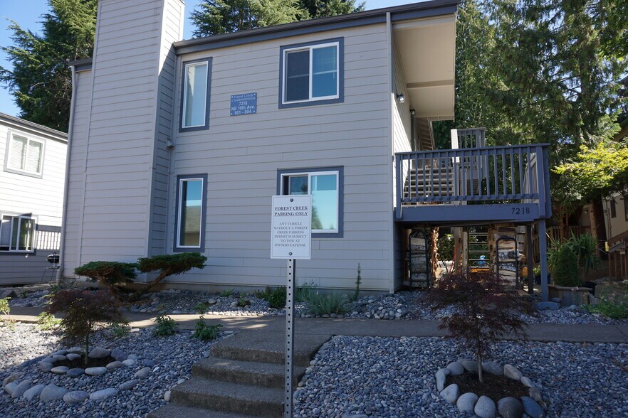 Side view - 7218 NE 16th Ave
