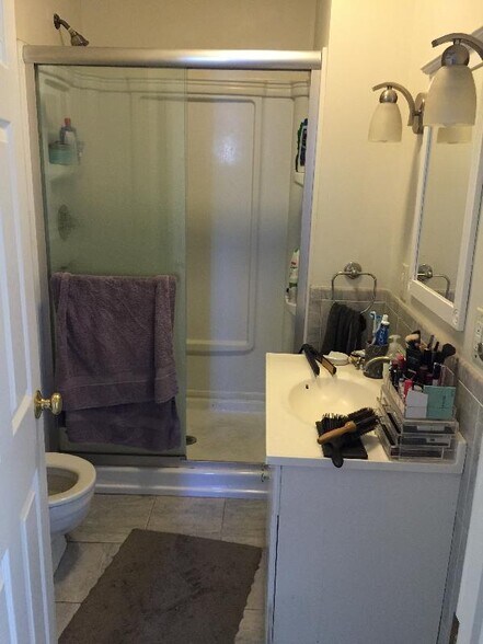 Building Photo - 13 Arlington St