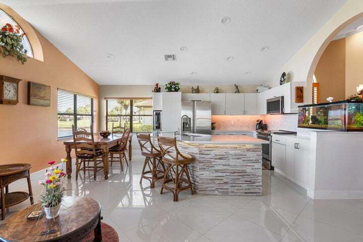 Building Photo - 7211 Sweet Bay Ct