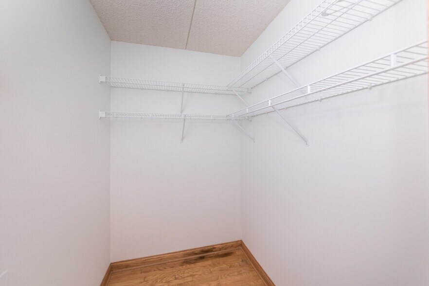 Closet - 5555 N Cumberland Ave