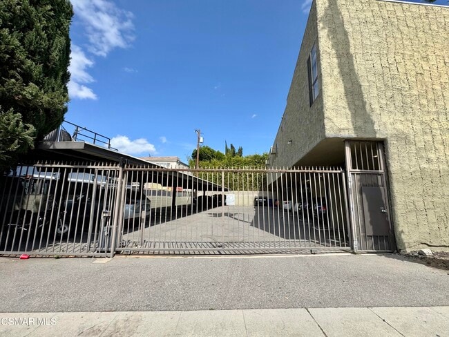 Building Photo - 4506 Saugus Ave