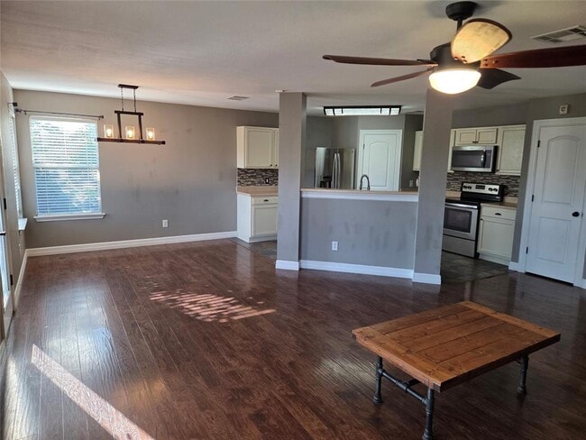 Building Photo - 208 Rock Hound Ln