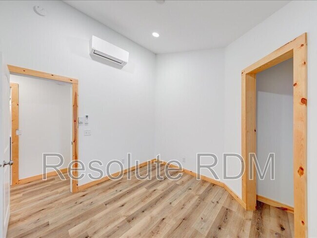 Building Photo - 1252 S Waugh St