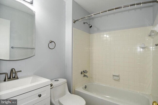 Building Photo - 10451 Malone Ct