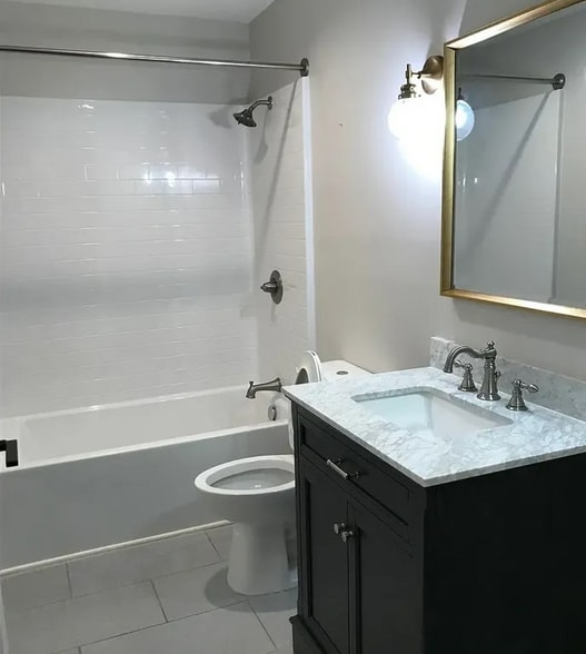 Building Photo - 148 Clinton St