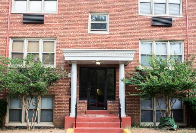 Building Photo - 2036 N Woodrow St