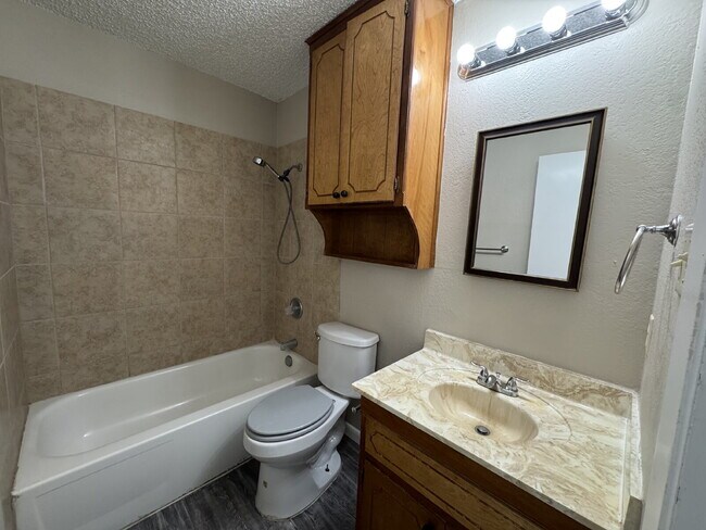 Building Photo - Charming 3-Bed, 2-Bath Home with 1,272 Sq ...