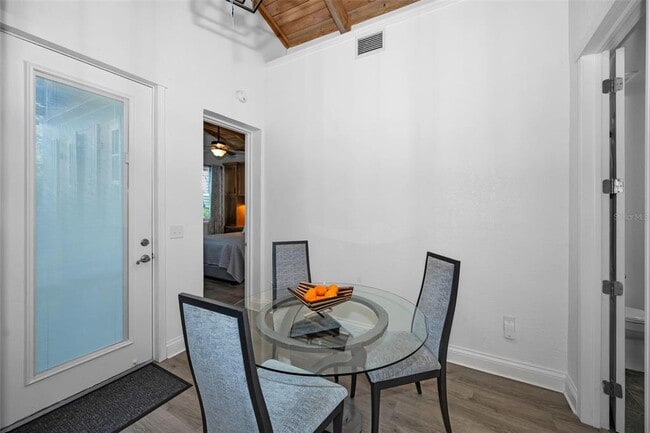 Building Photo - 525 Lexington St