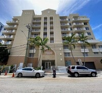 Building Photo - 119 SW 6th Ave
