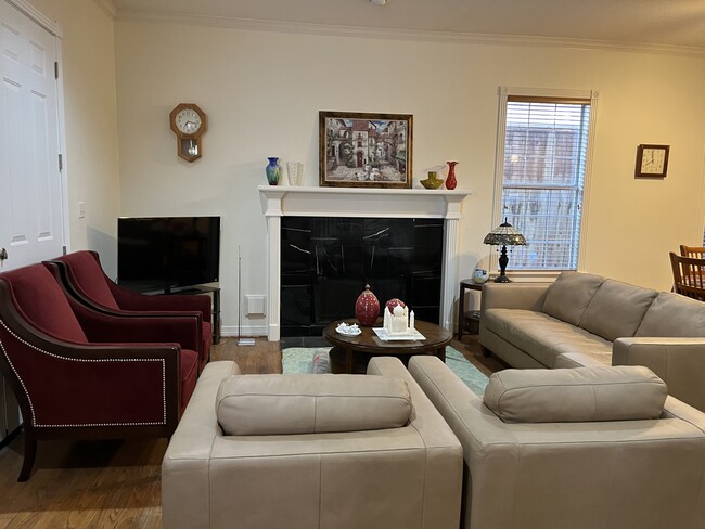 Primary Photo - 6855 Bellgreen Dr