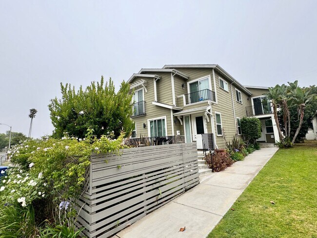 Building Photo - 8343 DUNBARTON - SHORT TERM LEASES AVAILABLE , NEWER*4 BD*3BA*TOWNHOME*PRIVATE YARD*WASHER/DRYER*