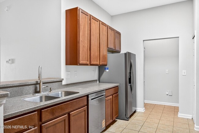 Building Photo - 8188 Cabin Lake Cir