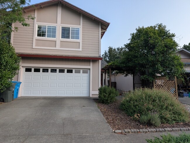Building Photo - 991 Stanislaus Way