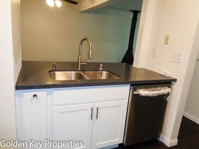Building Photo - 2410 Altisma Way