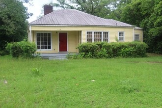Building Photo - 1108 8th Ave