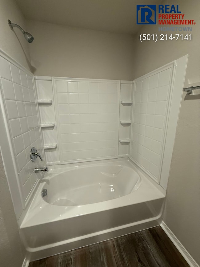 Building Photo - 6016 Croft Avenue-