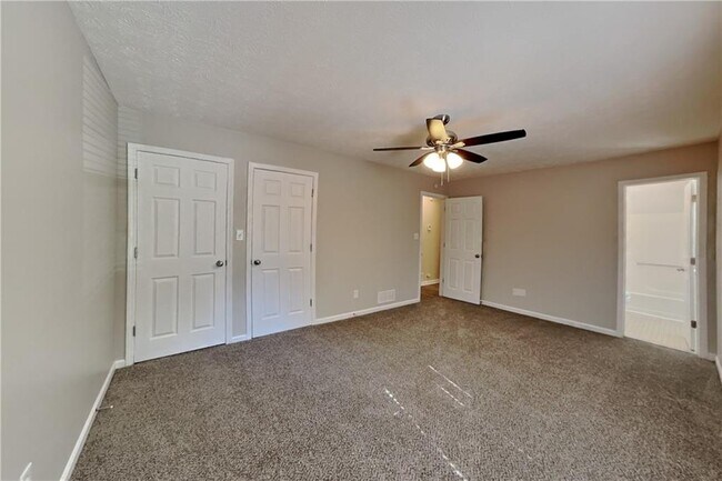 Building Photo - 8030 Sumit Creek Dr NW