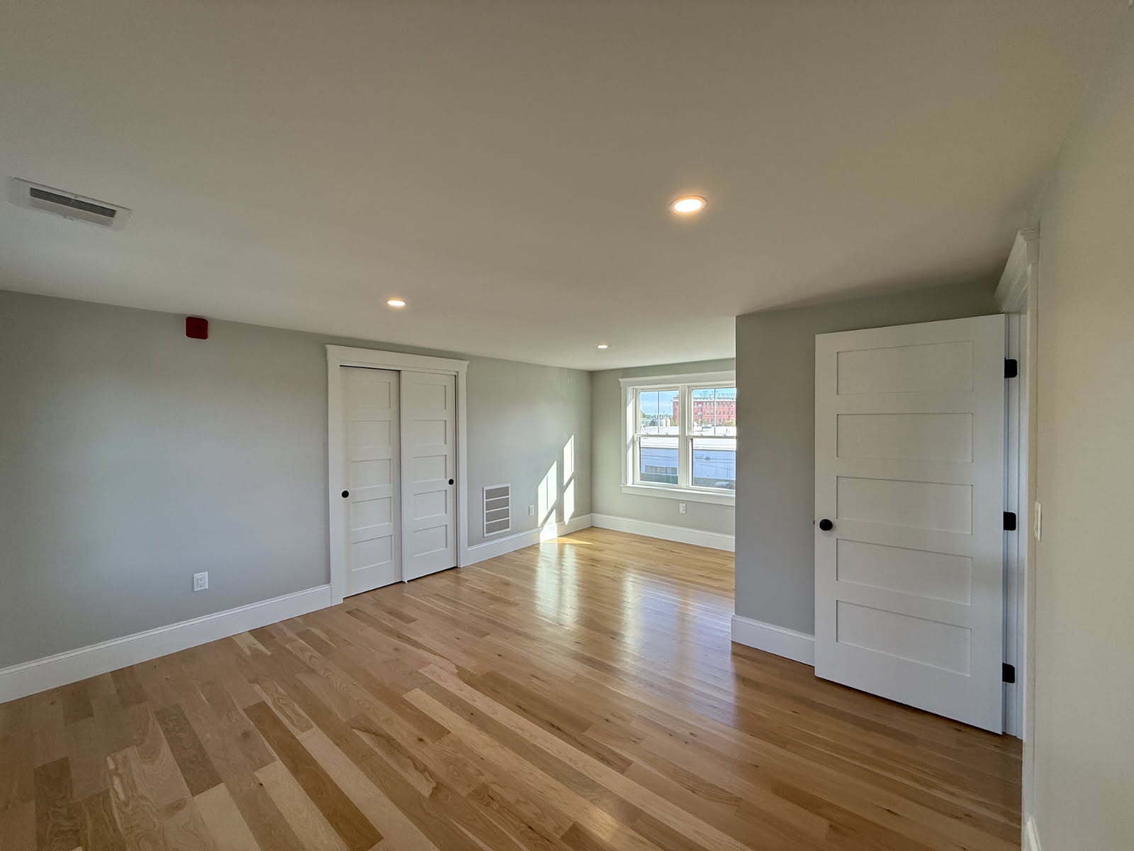 Building Photo - 93 Grant St