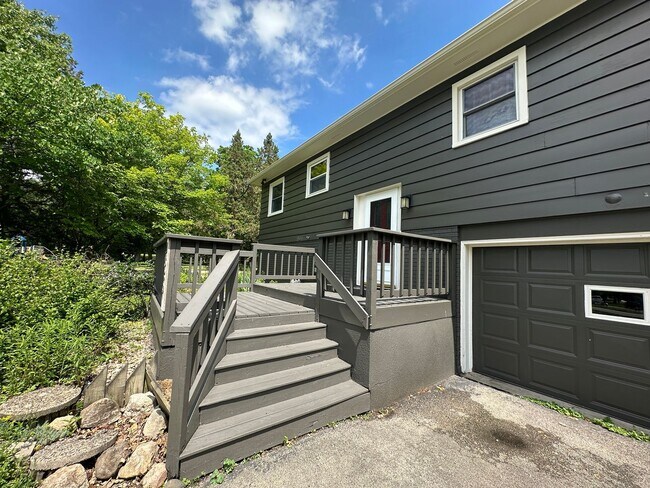 Building Photo - 2830 Waubesa Ave