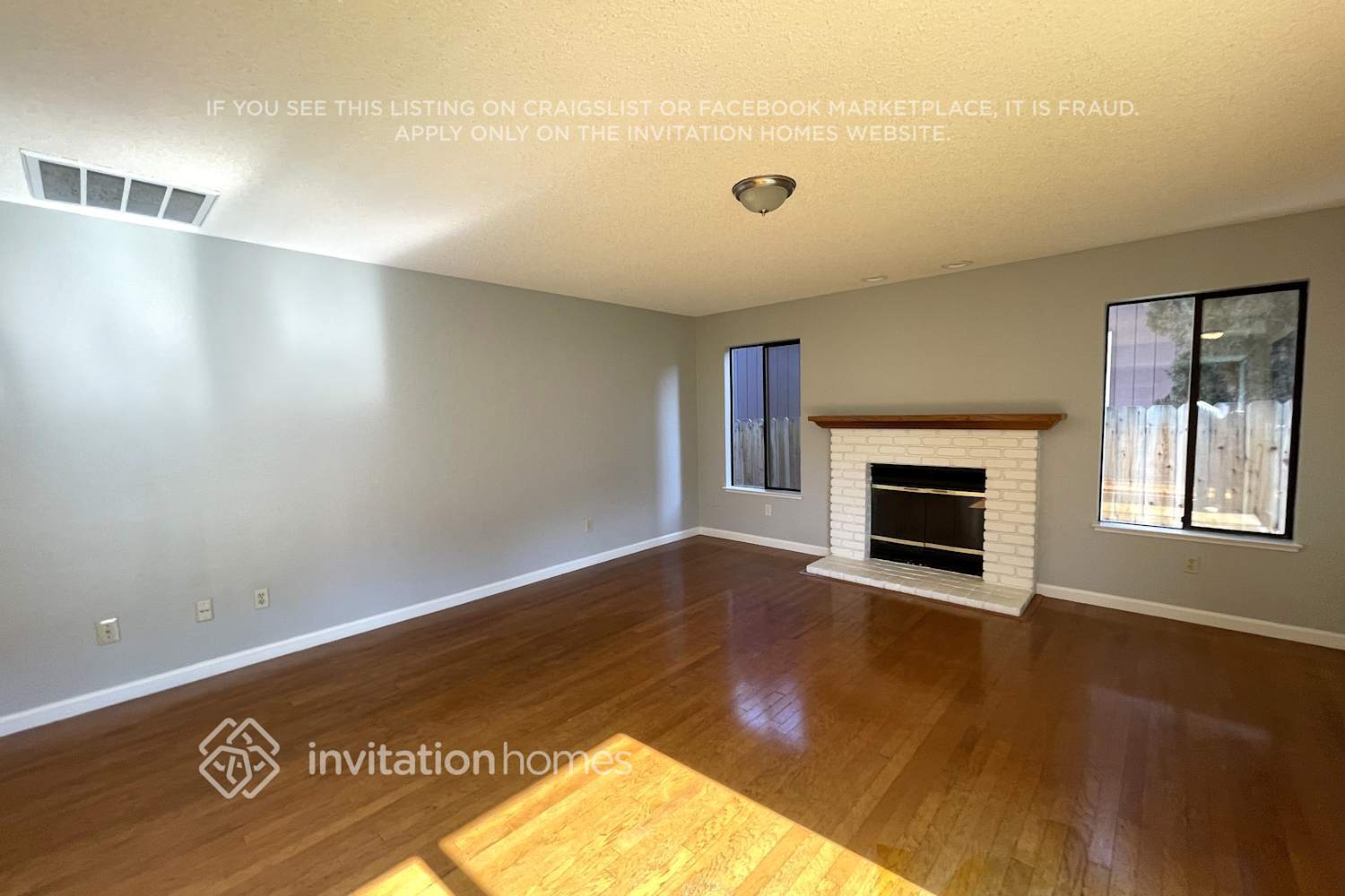 Building Photo - 3855 Rockford Dr