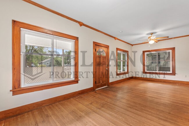 Building Photo - 719 S Glenn St