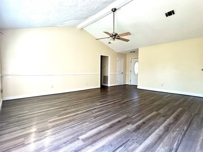 Building Photo - 1602 Dixie Hollow St