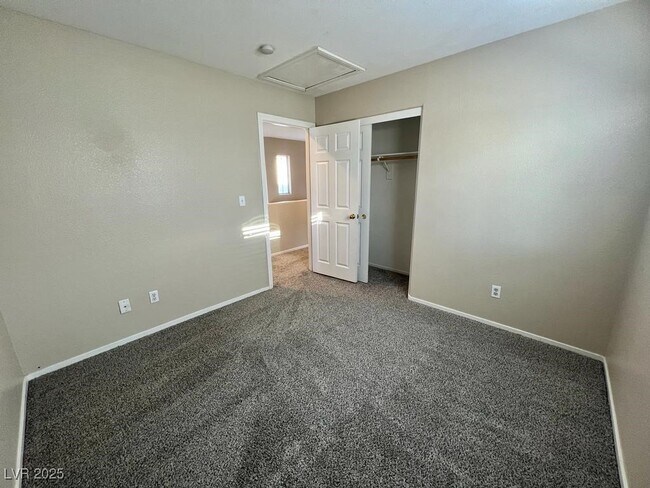 Building Photo - 3841 E Carisbrook Dr