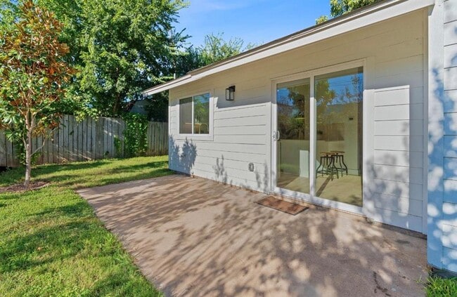 Building Photo - 5506 Salem Walk Dr