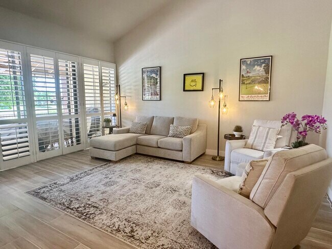 Building Photo - 246 Santa Barbara Cir