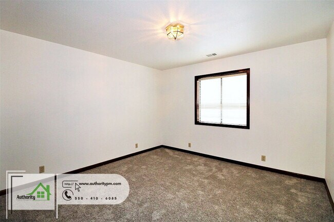 Building Photo - 15714 Middletown Park Dr