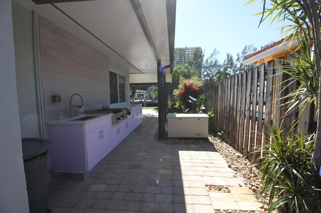 Building Photo - 2548 SE 14th St