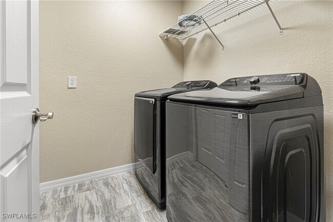 Building Photo - 8340 Silver Birch Way
