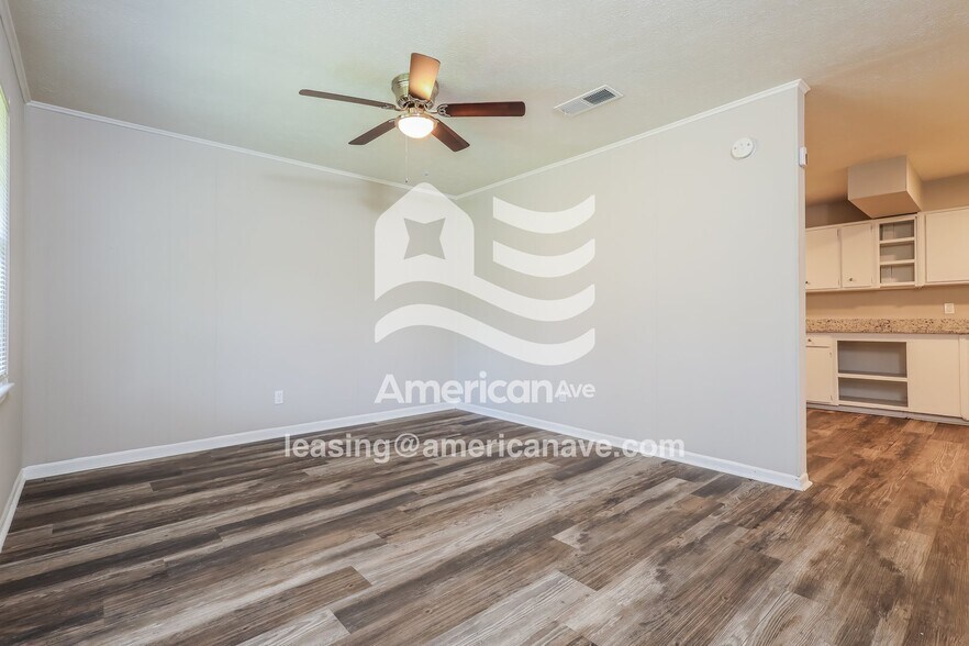 Building Photo - 5145 Burbank St