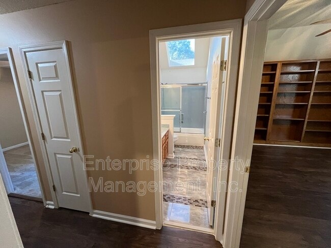 Building Photo - 384 Walnut Trace Dr