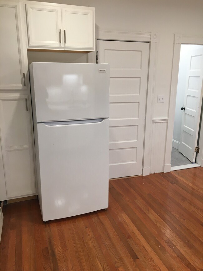 Building Photo - 11 Harold St