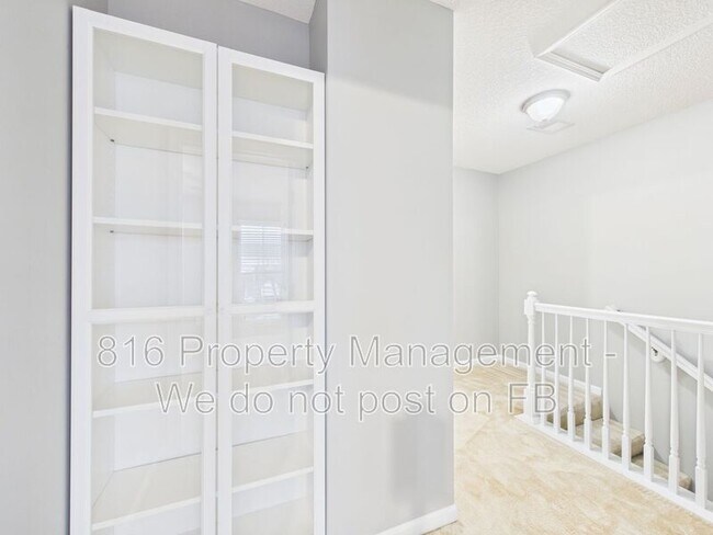 Building Photo - 8164 Drury Ave