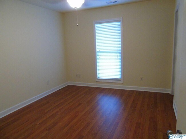Building Photo - 5157 Maysville Rd