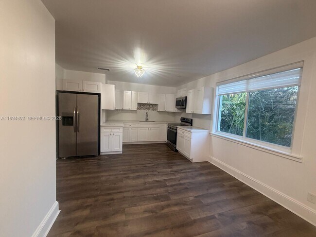 Building Photo - 1235 Coral Wy