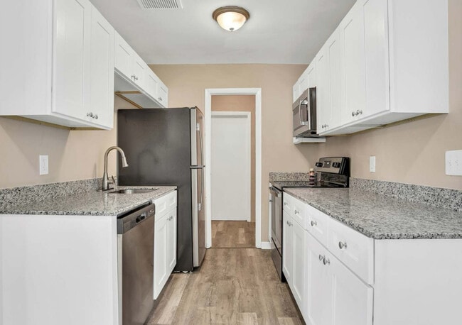 Building Photo - 838 Horseshoe Bay Dr