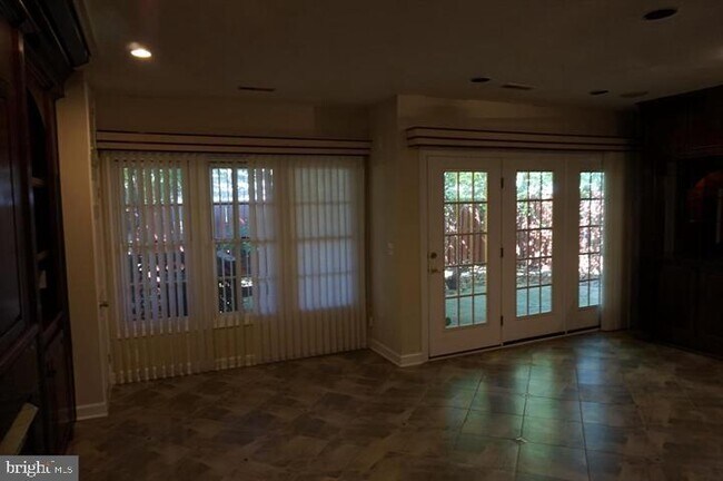 Building Photo - 8036 Kidwell Town Ct