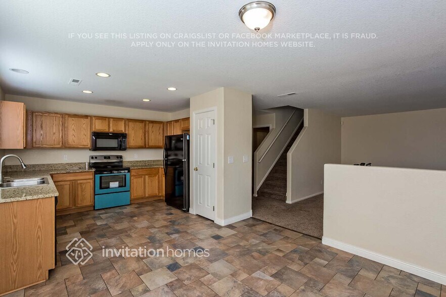 Building Photo - 729 Canyon Ln