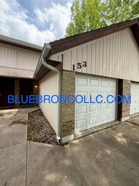 Building Photo - 2 bedroom 1.5 bath with attached garage, G...