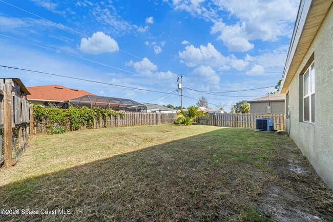 Building Photo - 549 Lafayette St SW