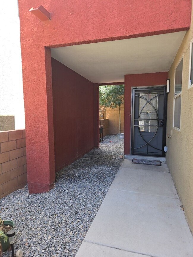 Building Photo - 1616 Volponi Dr SE