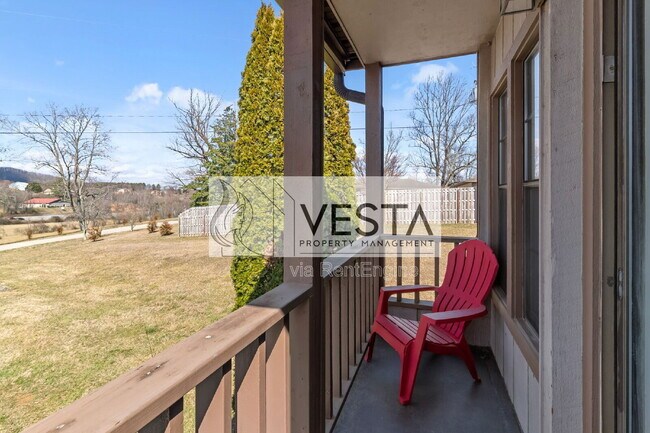 Building Photo - 588 Ray Hill Rd