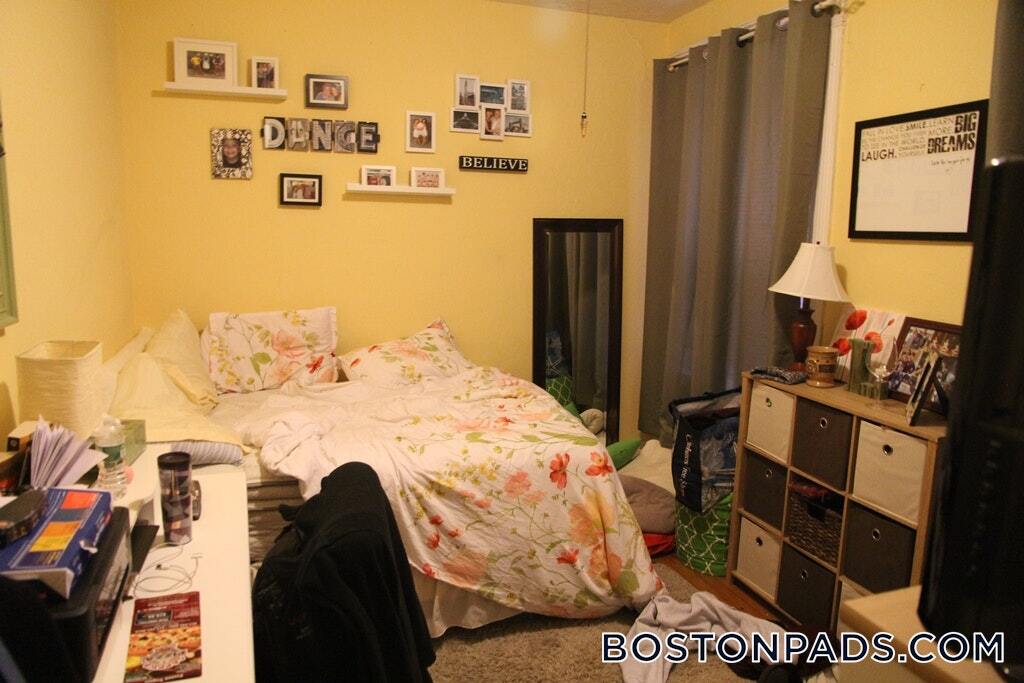 Building Photo - 463 Park Dr